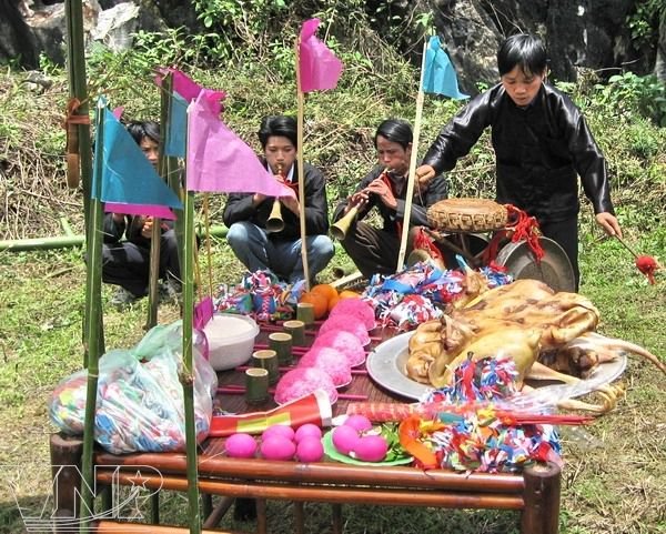 Lễ hội xuống đồng của người Giáy - Văn hóa ẩm thực của người Pú Nả ở Lai Châu